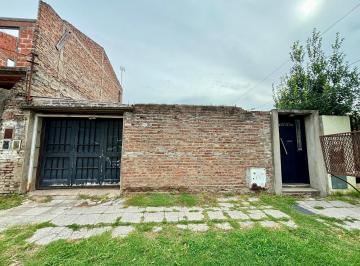 Casa · 110m² · 4 Ambientes · Casa en Banfield Este