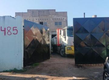 Bodega-Galpón de 3 ambientes, Hurlingham · Oportunidad Galpón Mas Casa de 3 Amb. con Facilidades