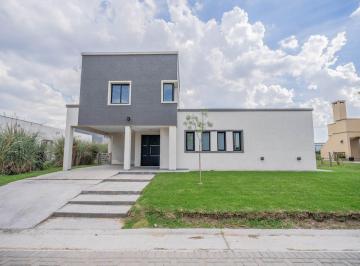 Casa de 4 ambientes, Presidente Perón · Casa a Estrenar de 4 Ambientes con Pileta en Horizontes Al Sur