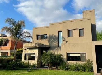 Casa · 250m² · 4 Ambientes · 2 Cocheras · Venta Barrio Cerrado Weston - Casa 3 Dorm. - Pileta