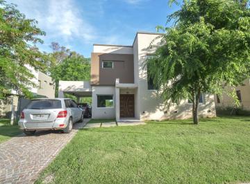 Casa · 146m² · 5 Ambientes · 1 Cochera · Casa en Venta - 3 Dorm. 3 Baños - 195 m² - Guillermo E. Hudson, Berazategui