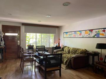 Casa · 250m² · 4 Ambientes · 1 Cochera · Venta de Casa 4 Ambientes Zona Chauvin