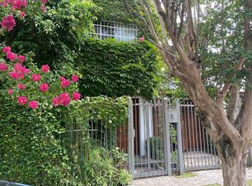 Casa · 250m² · 4 Ambientes · 1 Cochera · Venta de Casa 4 Ambientes Zona Chauvin