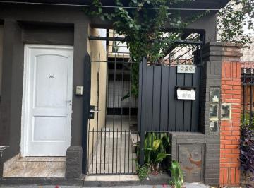 Casa · 68m² · 3 Ambientes · Dpto 3 Amb con Patio - m. Chimento 989 - Lomas de Zamora
