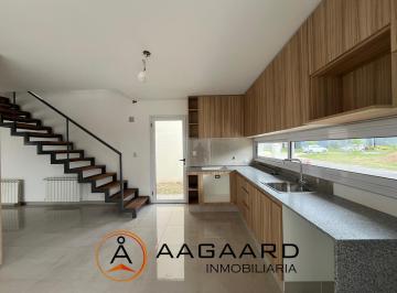 PH · 120m² · 4 Ambientes · 1 Cochera · Lomas de Manantiales Duplex 3 Dorm. 3 Baños a Estrenar