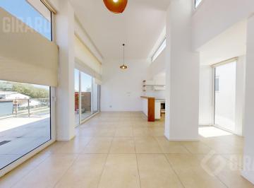 Departamento · 67m² · 3 Ambientes · 1 Cochera · Departamento en Venta, 3 Amb con Cochera, Zona Macrocentro. Tour 360