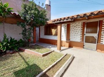 Casa · 138m² · 3 Ambientes · 1 Cochera · Oportunidad Casa en Venta Valentin Alsina
