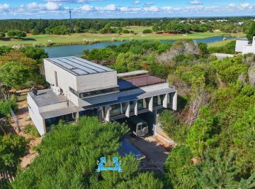 Casa de 5 ambientes, Costa Esmeralda · Venta Casa Costa Esmeralda Diseño de Vanguardia Hormigon Visto