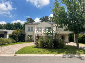 Casa · 290m² · 6 Ambientes · 4 Cocheras · Casa Venta 5 Dorm. Barrio Los Alamos Lote de 800 m² Haras Santa Maria Escobar