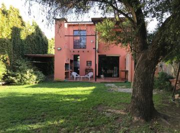 Casa · 120m² · 6 Ambientes · Casa en Venta - 4 Dorm. 3 Baños 2 Cocheras - 566 m² - Mercedes