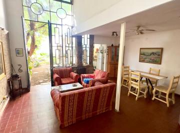 Casa de 9 ambientes, Córdoba · Casa en Venta B° Alta Cba de 3 Dorm. + 2 Dptos de 1 Dor - Patio Grande