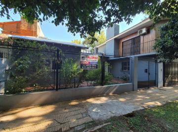 Casa de 5 ambientes, Almirante Brown · Chalet Reciclado a Nuevo, Excelente Ubicación. a 300 m de Estación de Trenes