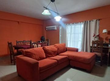 Departamento de 3 ambientes, Almirante Brown · Excelente Depto Sobre Av Hipolito Irigoyen Excelente Ubicacion