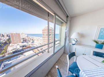Departamento · 51m² · 2 Ambientes · Venta Departamento 1 Dormitorio y Medio Piso Alto Península Punta del Este