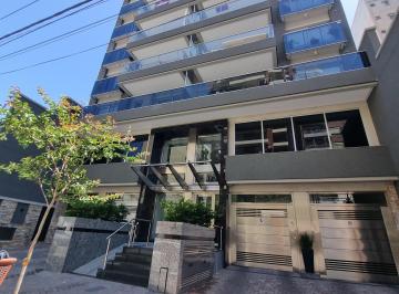 Departamento de 2 ambientes, Lanús · Departamento de 2 Ambientes de Categoría en Venta con Cochera en Lanús Oeste
