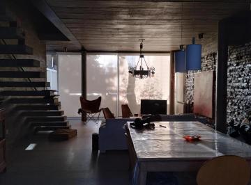 Casa · 230m² · 6 Ambientes · 2 Cocheras · Casa en Venta - 5 Dorm. 3 Baños - 270 m² - La Plata