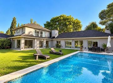 Casa · 450m² · 5 Ambientes · 3 Cocheras · Casa en Venta en San Diego 6 Ambientes