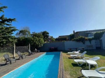 Departamento de 9 ambientes, Villa Gesell · Complejo en Venta con Piscina en Zona Sur Villa Gesell