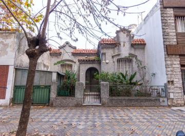 Casa · 152m² · 5 Ambientes · 1 Cochera · Venta Casa Antigua 5 Amb. a Refaccionar Chacarita