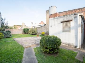 Casa · 138m² · 4 Ambientes · Venta Casa Interna + Lote de Grandes Medidas B°roma