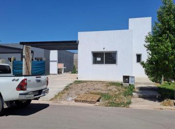 Casa · 140m² · 4 Ambientes · 1 Cochera · Casa en Venta en Cortaderas 3 a Estrenar