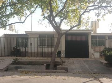 Casa · 138m² · 5 Ambientes · 1 Cochera · Venta Casa 6° Sección, Ciudad, Mendoza.