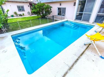 Casa · 190m² · 4 Ambientes · 3 Cocheras · Venta Casa 4 Amb Jardín Pileta Cocher Ciudad Evita