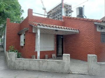 Casa · 111m² · 3 Ambientes · 2 Cocheras · Casa en Venta 2 Dorm C/ Patio y Cochera La Florida