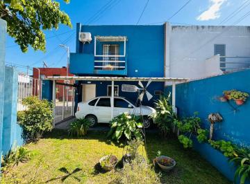 Casa · 150m² · 4 Ambientes · 1 Cochera · P. H - 3 Dorm. - Jardín - Céntrico
