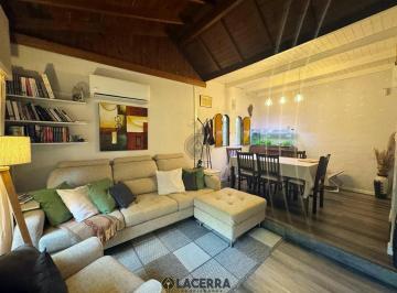 PH · 70m² · 3 Ambientes · 1 Cochera · PH en Venta con Ingreso Propio!