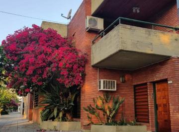 Casa · 174m² · 4 Ambientes · 1 Cochera · Venta Casa 4 Ambientes Cochera Patio Parrilla