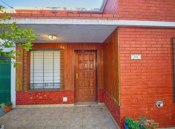 Casa · 180m² · 4 Ambientes · 1 Cochera · Casa Venta en Florencio Varela 2 Dorm.