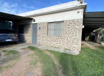 Casa · 130m² · 4 Ambientes · 2 Cocheras · Casa en Venta 3 Dorm. Las Piedras