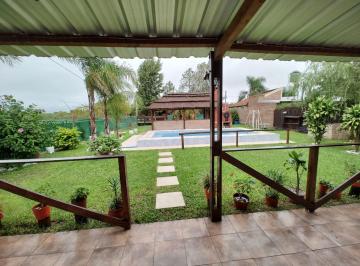 Quinta vacacional · 108m² · 2 Dormitorios · 2 Cocheras · Se Vende Casa Quinta en Arroyo Leyes