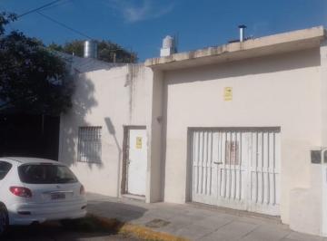 Casa · 100m² · 4 Ambientes · Casa en Venta - 3 Dorm. 2 Baños - 225 m² - Villa Pueyrredón