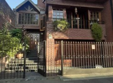 Casa · 335m² · 7 Ambientes · 1 Cochera · Casa en Venta - 3 Dorm. 5 Baños 1 Cochera - 335 m² - Villa Urquiza