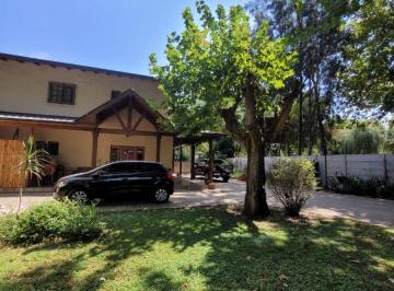 Casa · 172m² · 4 Ambientes · 10 Cocheras · Casa en Venta - 3 Dorm. 3 Baños - Cocheras - Benavidez, Tigre