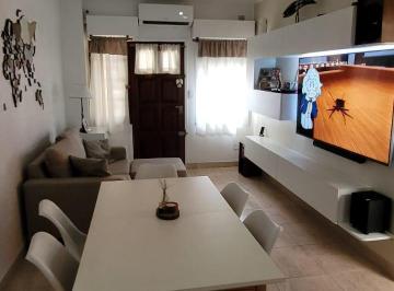 Casa · 80m² · 3 Ambientes · 1 Cochera · Casa en Venta - 2 Dorm. 2 Baños - Cochera - 80 m² - Villa Lynch