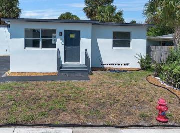 Casa · 89m² · 4 Ambientes · 1 Cochera · Casa en Venta - 3 Dorm. 2 Baños - Cochera - 509 m² - Florida, Usa