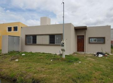 Casa · 73m² · 3 Ambientes · Casa en Venta - 2 Dorm. 1 Baño - 311 m² - Villa Parque Sicardi