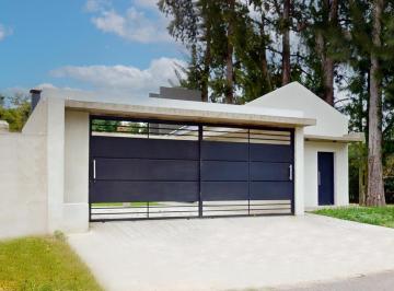 Casa · 104m² · 4 Ambientes · 1 Cochera · Casa en Venta en La Plata