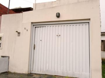 PH de 3 ambientes, La Plata · 8bis E/ 83 y 84 Duplex en Venta de Dos Dorm., Garaje y Dos Patios, La Plata.