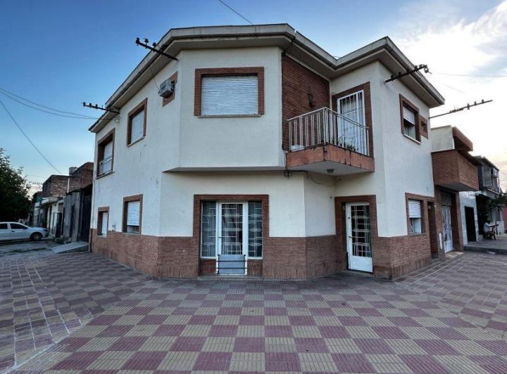 Casa · 350m² · 5 Ambientes