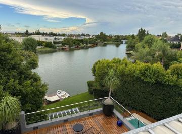 Casa · 350m² · 4 Ambientes · 1 Cochera · Casa en Venta en Las Glorietas, Nordelta, Tigre