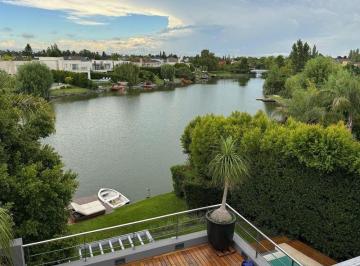 Casa · 350m² · 4 Ambientes · 1 Cochera · Casa en Venta en Las Glorietas, Nordelta, Tigre