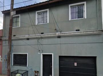Casa · 300m² · 10 Ambientes · 1 Cochera · Complejo de 5 Departamentos en Block Oportunidad Inversores!