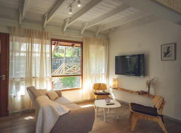 Casa · 60m² · 3 Ambientes · 1 Cochera · Cabaña - Alquiler Temporario - 4 Huespedes - Jardin Propio - Parrilla - Estacionamiento