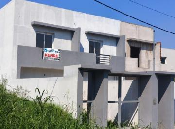 Casa · 75m² · 5 Ambientes · 1 Cochera · Casa en Oro Verde