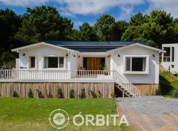 Casa · 200m² · 5 Ambientes · Casa en Venta en Costa Esmeralda Barrio Senderos IV, 4 Dorm.