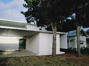 Casa · 190m² · 5 Ambientes · 2 Cocheras · Casa en Venta a Estrenar Costa Esmeralda, Senderos 4